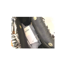 Load image into Gallery viewer, Seed Handbag Black &amp; White - IWONA-B
