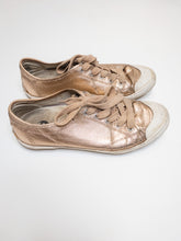 Load image into Gallery viewer, Deuce sneakers in metallic rose gold - IWONA-B
